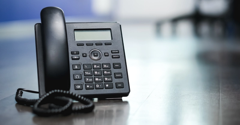 オフィスに置いてある固定電話の画像